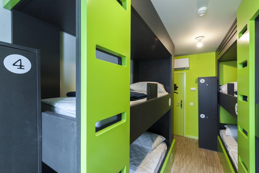 Backstay Hostel خنت الغرفة الصورة